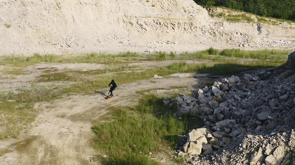 Optimal visibility at night: lighting and reflectors for e-scooters