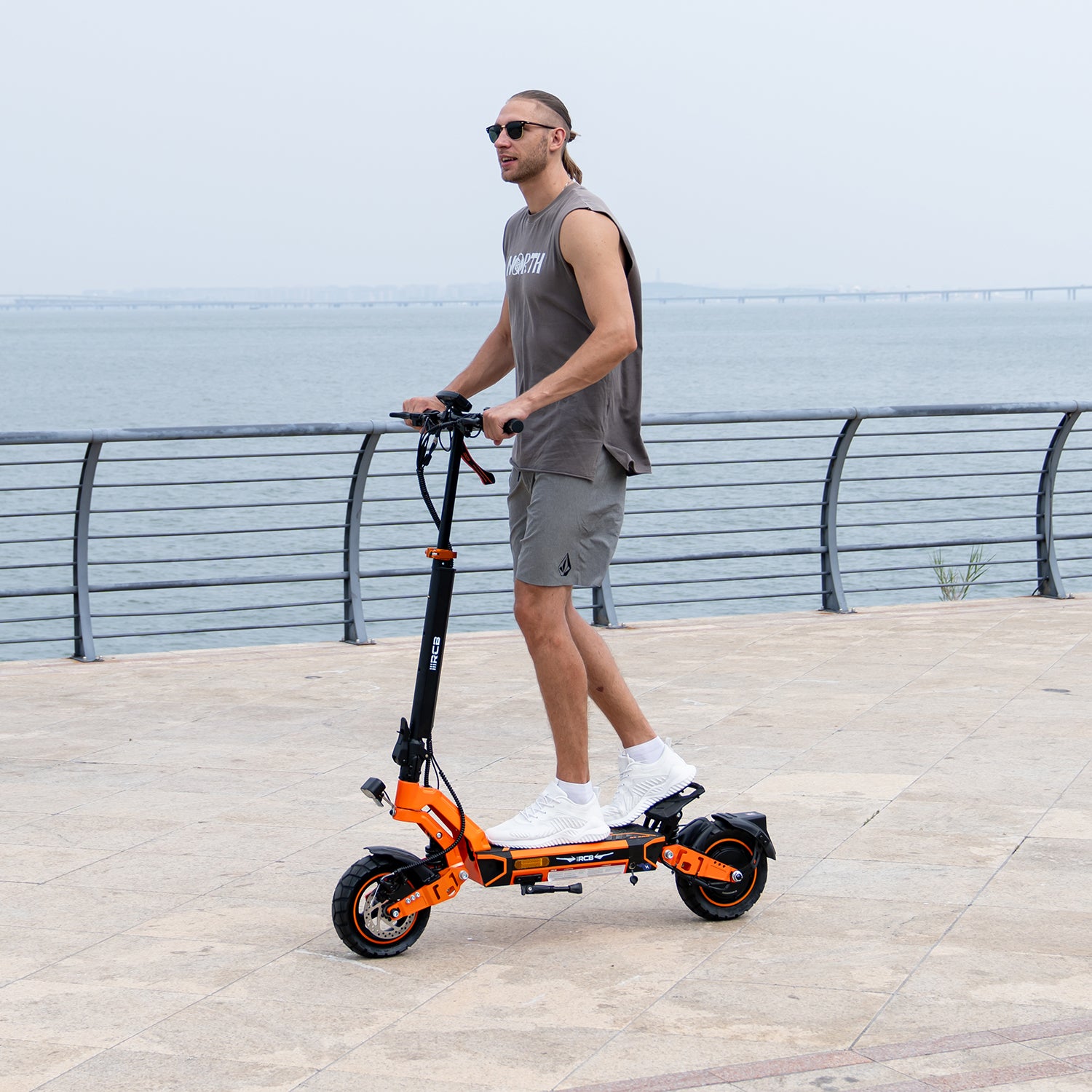 Scooter ultra électrique RCB D7 EU (vitesse de sortie 45KMH + crête 1600W + NFC + clignotant)