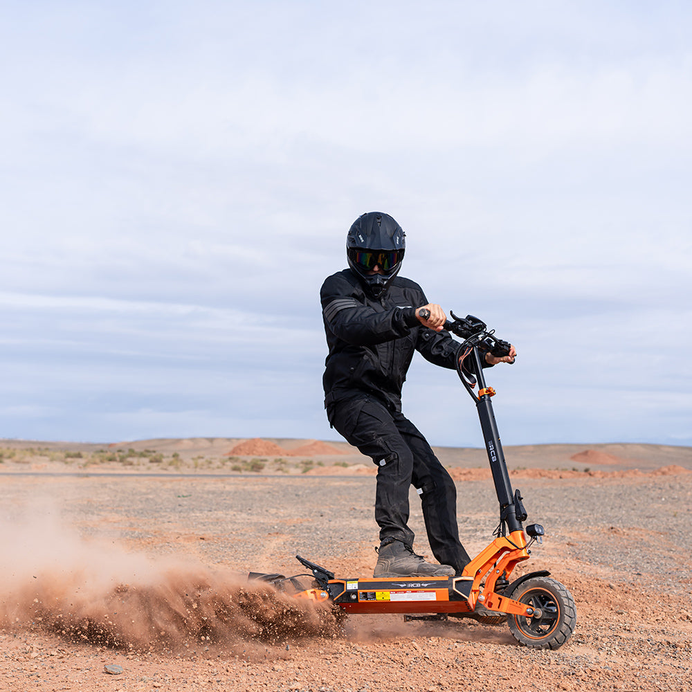 Scooter ultra électrique RCB D7 EU (vitesse de sortie 45KMH + crête 1600W + NFC + clignotant)